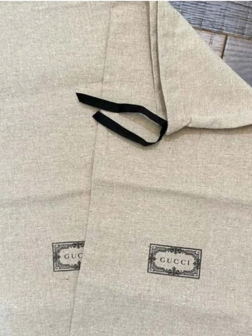 1 pair of Gucci dust bags for shoes